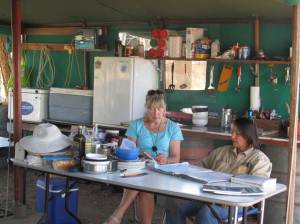 Bimblebox2014ArtistCamp-FelicityDavis&PaolaCassoni-photoBethJ